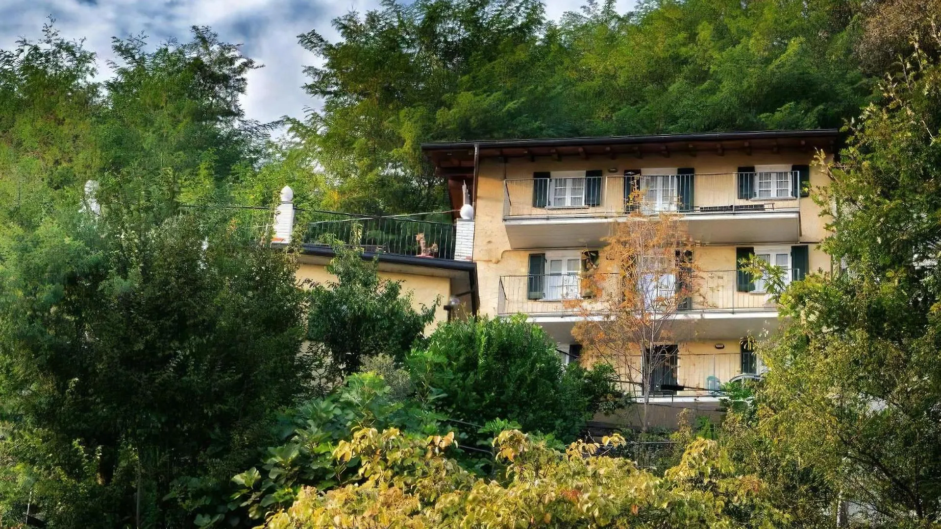 Apartment Studio Mit Blick Auf Den Comer See Gravedona Italy