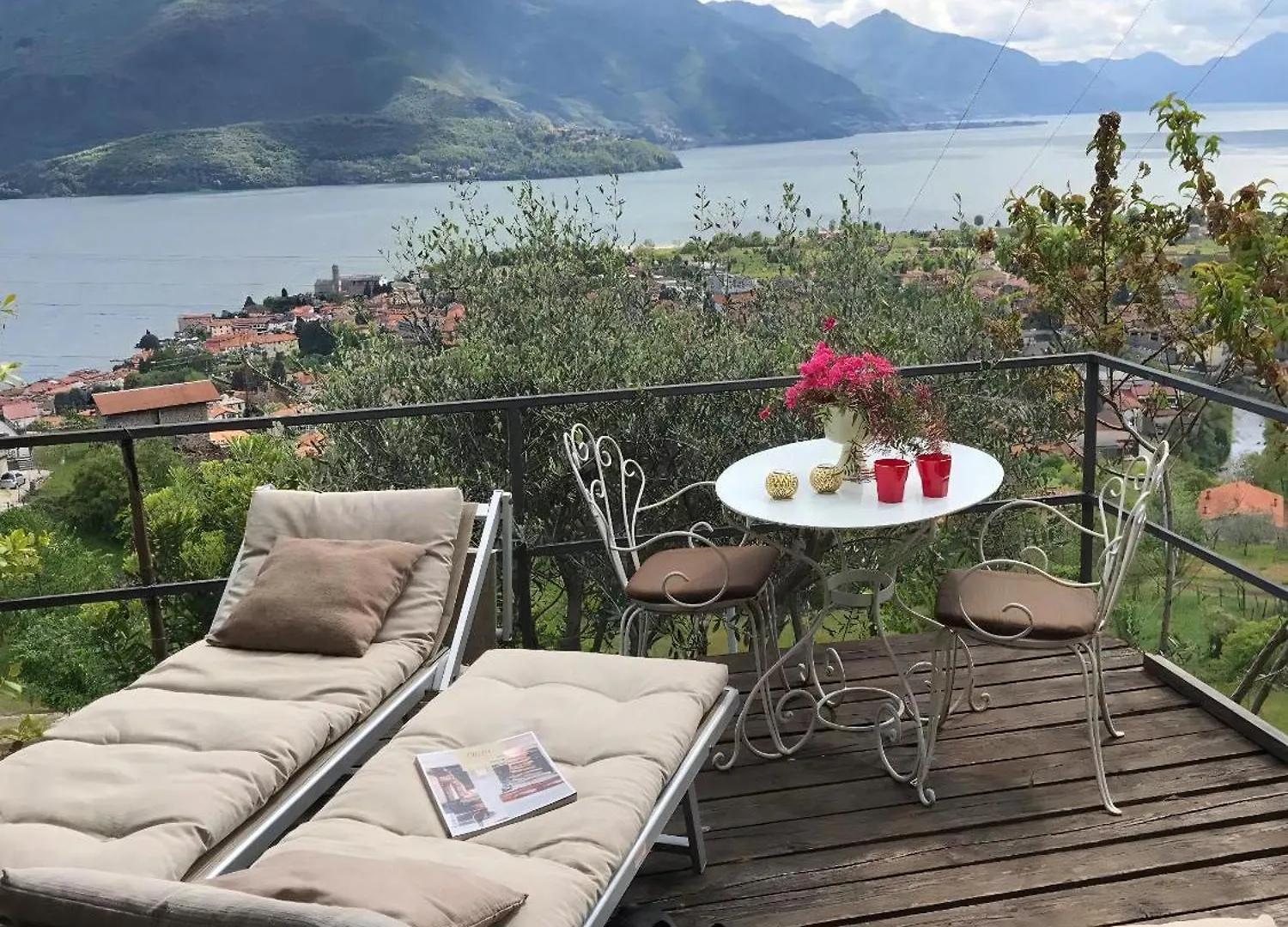 Studio Mit Blick Auf Den Comer See Gravedona 0*,  Italy